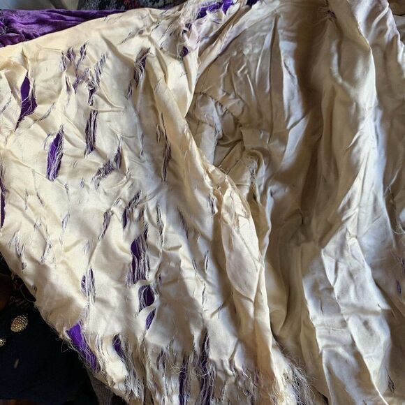 Antique Edwardian Purple Velvet Cropped Jacket - Picture 4 of 10